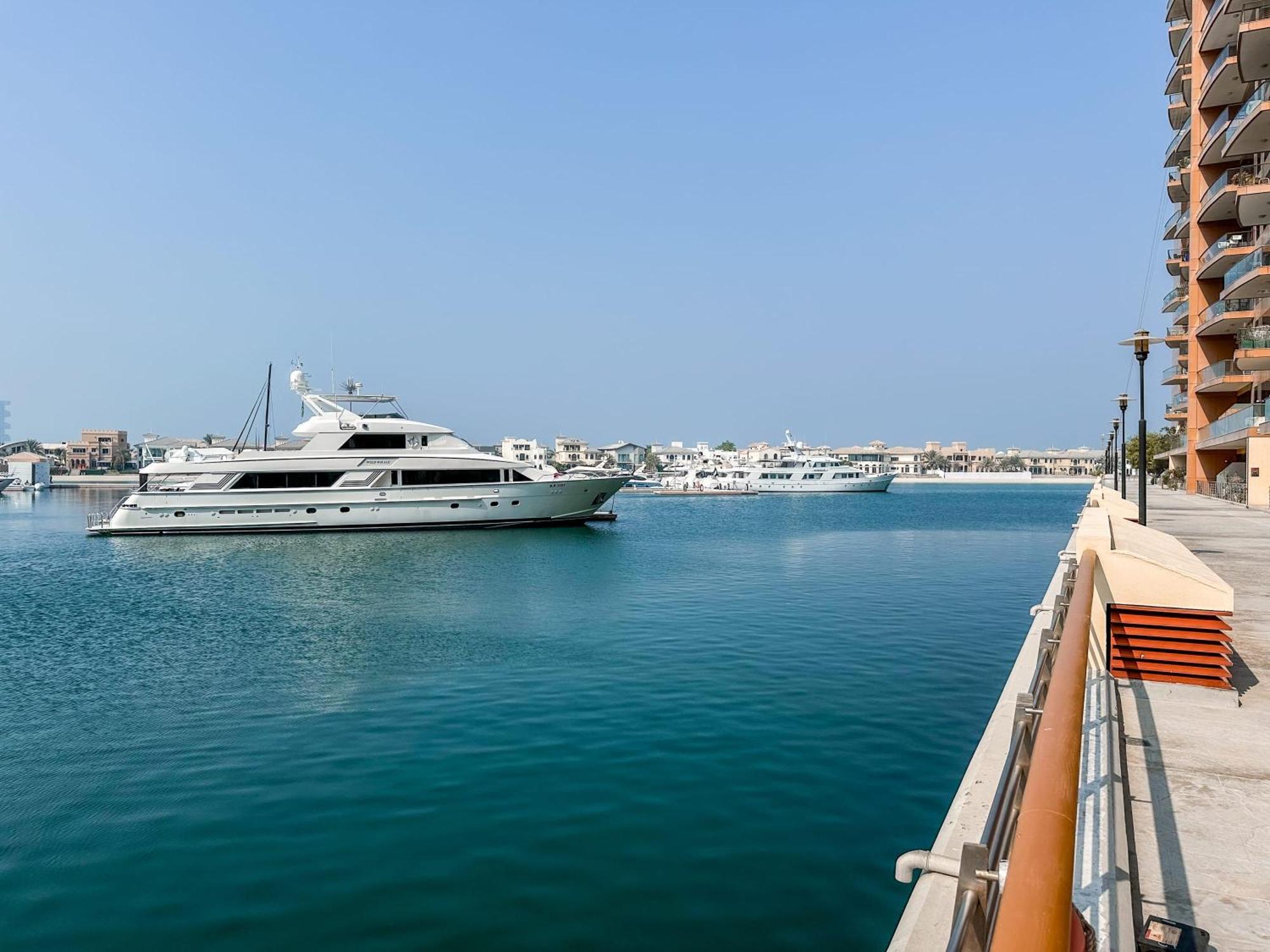 Апартаменти Modern Beachfront 1br - Tiara *
