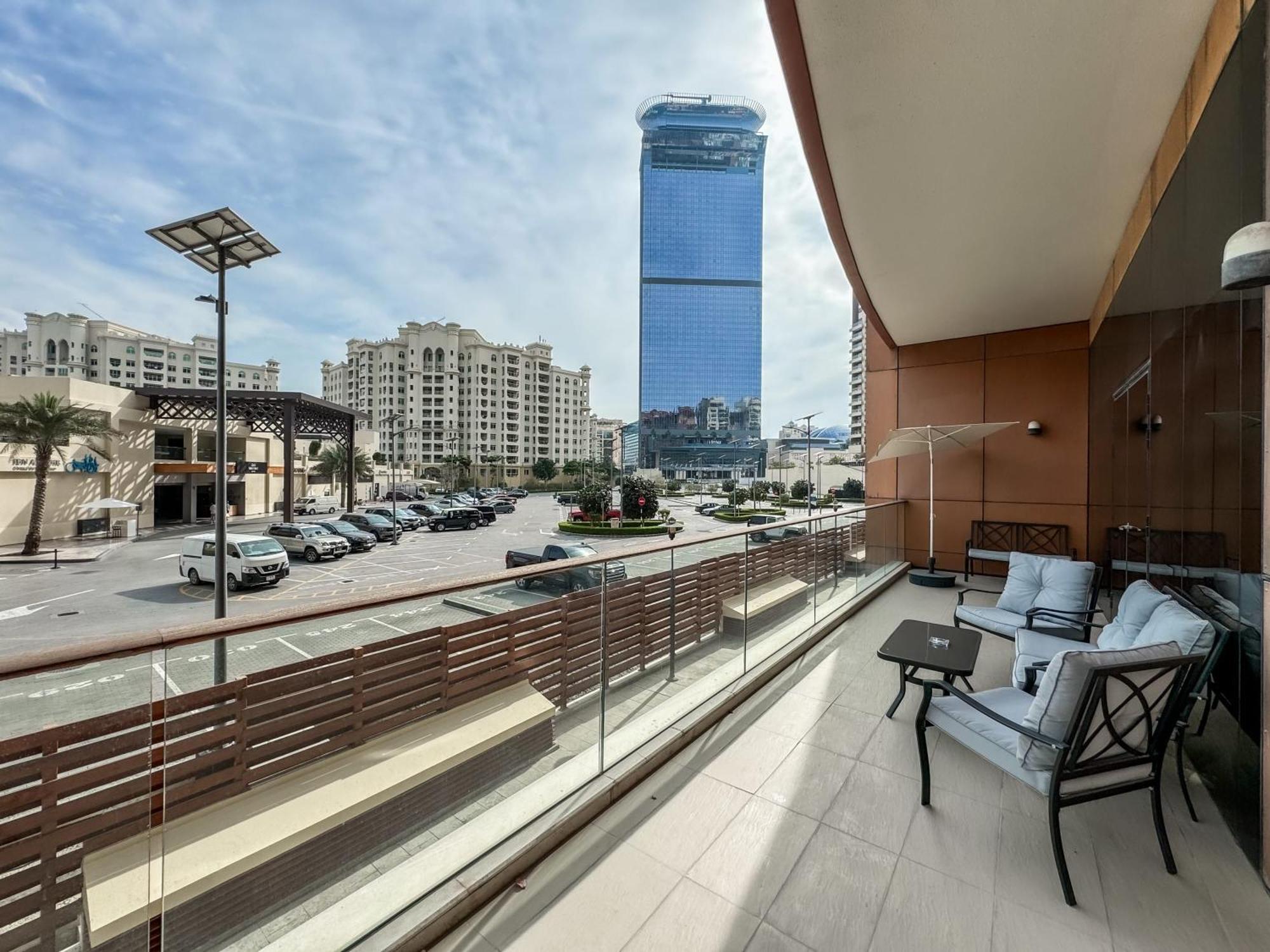 Modern Beachfront 1br - Tiara Апартаменти